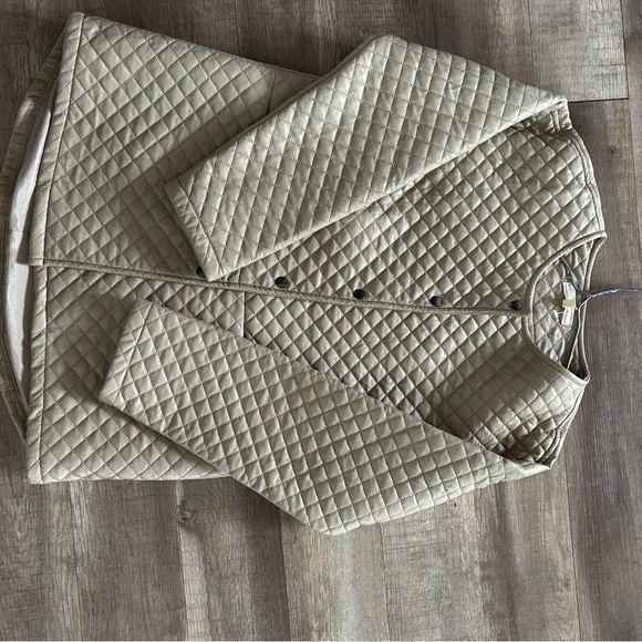 Veste Semi Cuir matelassé beige crème fait  M marque Solitaire neuve - Picture 2 of 2